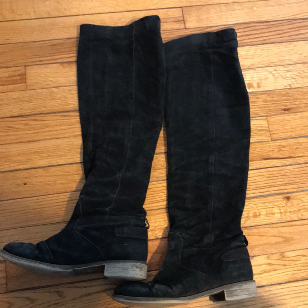Over the knee flat black suede boots!
